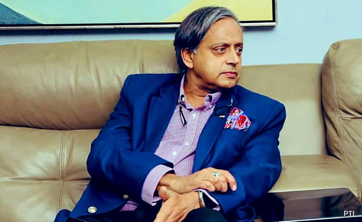 Панама Сити Депутатът от Конгреса Шаши Тарур който е водещ