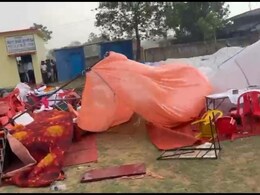 Balrampur में मौसम ने अचानक लिया यू-टर्न, तेज आंधी-तूफान में उड़ा सुशासन तिहार का पंडाल