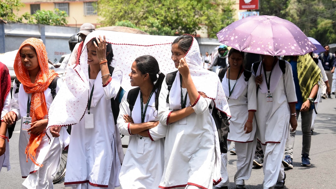 Maharashtra Heatwave Alert: IMD Issues Yellow Warning For Mumbai, Thane; Hot, Humid Conditions Expected