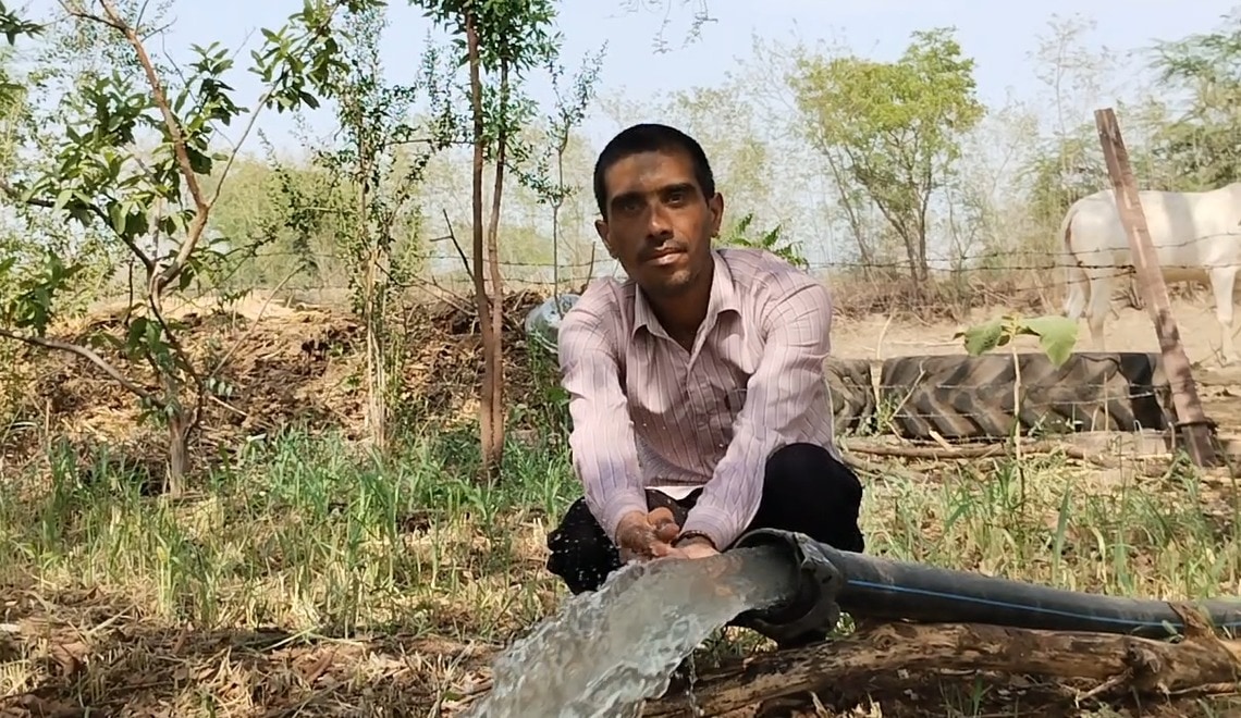 नीमच में किसानों को पीएम कृषि सिंचाई योजना 2.0 का मिल रहा लाभ नीमच में किसानों को पीएम कृषि सिंचाई योजना 2.0 का मिल रहा लाभ