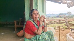 PM Awas Yojana Fraud: 50 से ज्यादा ग्रामीणों के मकान डकार गए भ्रष्टाचारी, आज भी कच्चे घरों में रहने को मजबूर गरीब परिवार