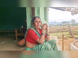 PM Awas Yojana Fraud: 50 से ज्यादा ग्रामीणों के मकान डकार गए भ्रष्टाचारी, आज भी कच्चे घरों में रहने को मजबूर गरीब परिवार