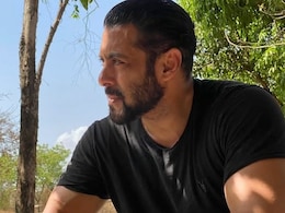 सलमान खान ने अपनी दोनों मां के साथ शेयर की फोटो, पापा को इस बात के लिए कहा थैंक्यू सलमान खान ने अपनी दोनों मां के साथ शेयर की फोटो, पापा को इस बात के लिए कहा थैंक्यू