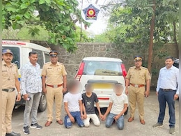 Video: Men Perform Stunts, Hold Hands Across Cars In Mumbai, Arrested Video: Men Perform Stunts, Hold Hands Across Cars In Mumbai, Arrested