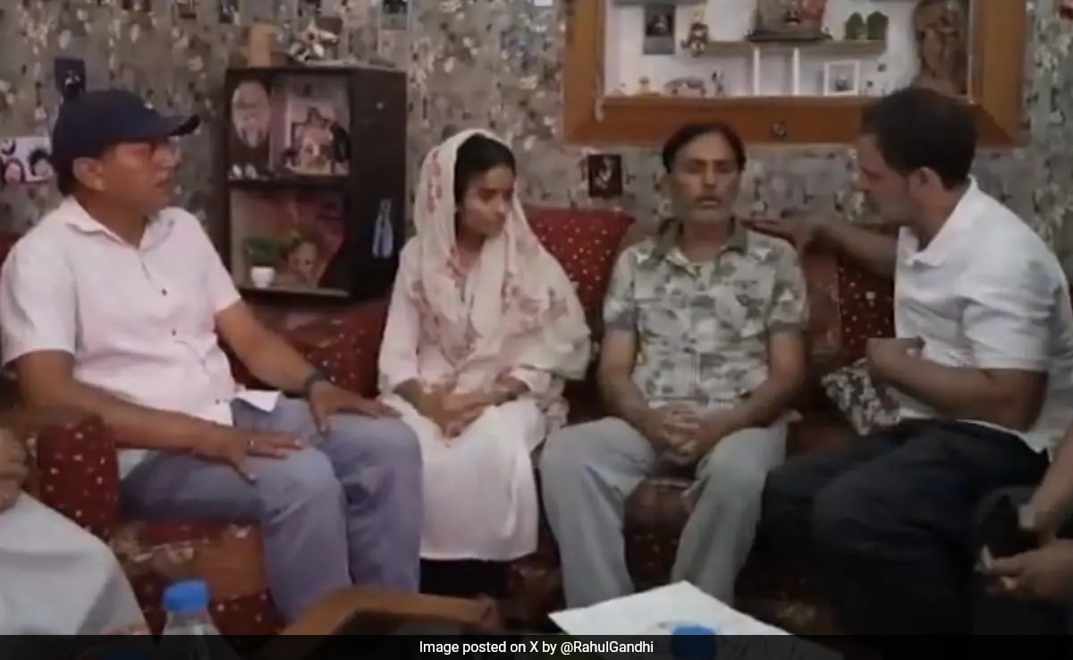 Ню Делхи Конгресът Рахул Ганди който наскоро посети Джаму и