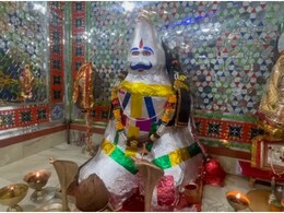 राजस्थान का वो मंदिर जहां जंजीर से बंधे हैं भगवान, 900 साल पुरानी है 'अदृश्य योगी' की ये कहानी राजस्थान का वो मंदिर जहां जंजीर से बंधे हैं भगवान, 900 साल पुरानी है 'अदृश्य योगी' की ये कहानी