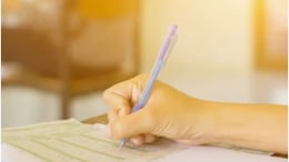 NEET UG 2025 Exam Date: नीट यूजी एग्जाम कल, जान लें सेंटर पर क्या ले जाएं, क्या नहीं, ड्रेस कोड फॉलो करना बेहद जरूरी