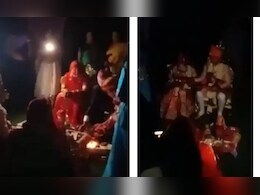 जोधपुर में ब्लैक आउट के दौरान ऐसे निभाई गईं शादी की रस्में, मोबाइल की फ्लैशलाइट जलाकर दूल्हा-दुल्हन ने लिए 7 फेरे जोधपुर में ब्लैक आउट के दौरान ऐसे निभाई गईं शादी की रस्में, मोबाइल की फ्लैशलाइट जलाकर दूल्हा-दुल्हन ने लिए 7 फेरे