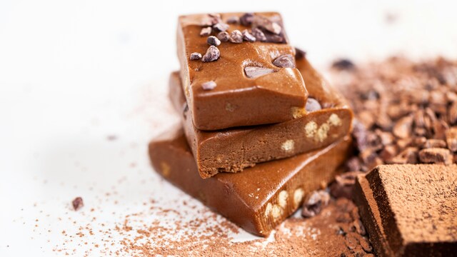 Once firm, cut into bars and enjoy this healthy Rakhi treat
