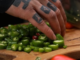 How To Soothe Chilli Burns On Hands: 4 Easy Hacks That Work