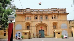 Jaipur: कैदियों को भगाने की साजिश रचने वाला मास्टरमाइंट डॉक्टर फरार, जयपुर हाईप्रोफाइल स्कैंडल में तलाश जारी