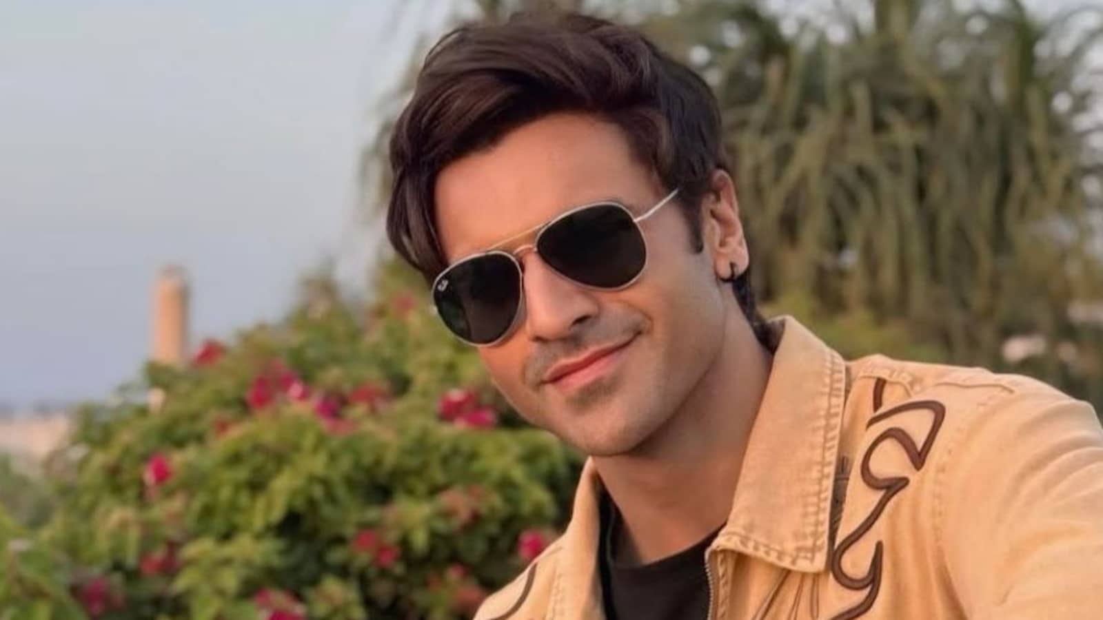 Vivek Dahiya Recalls Early Jobs in UK Including Bar Work and Pizza Delivery