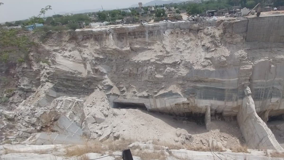Collapsed Marble Rajasthan: मकराना में अचानक ढही छह मार्बल खदानें, दो करोड़ की मशीनरी और ...