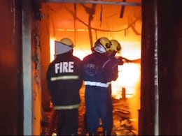 5 Killed, Several Injured As Fire Breaks Out In Kuwait Apartment Block 5 Killed, Several Injured As Fire Breaks Out In Kuwait Apartment Block