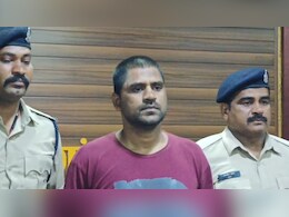 शिक्षिका का अपहरण कर जबरदस्ती रचाई शादी, गिरफ्तार आरोपी के पास से मिली साड़ी और मंगलसूत्र शिक्षिका का अपहरण कर जबरदस्ती रचाई शादी, गिरफ्तार आरोपी के पास से मिली साड़ी और मंगलसूत्र