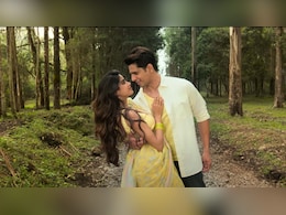 <i>Param Sundari</i> Teaser: Sidharth Malhotra Plus Janhvi Kapoor Equals Romance