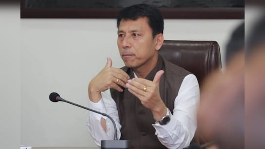 मणिपुर में नई सरकार बनाने की कवायद शुरू, राज्यपाल से मिले BJP नेता, कहा- 44 विधायक सरकार बनाने को तैयार