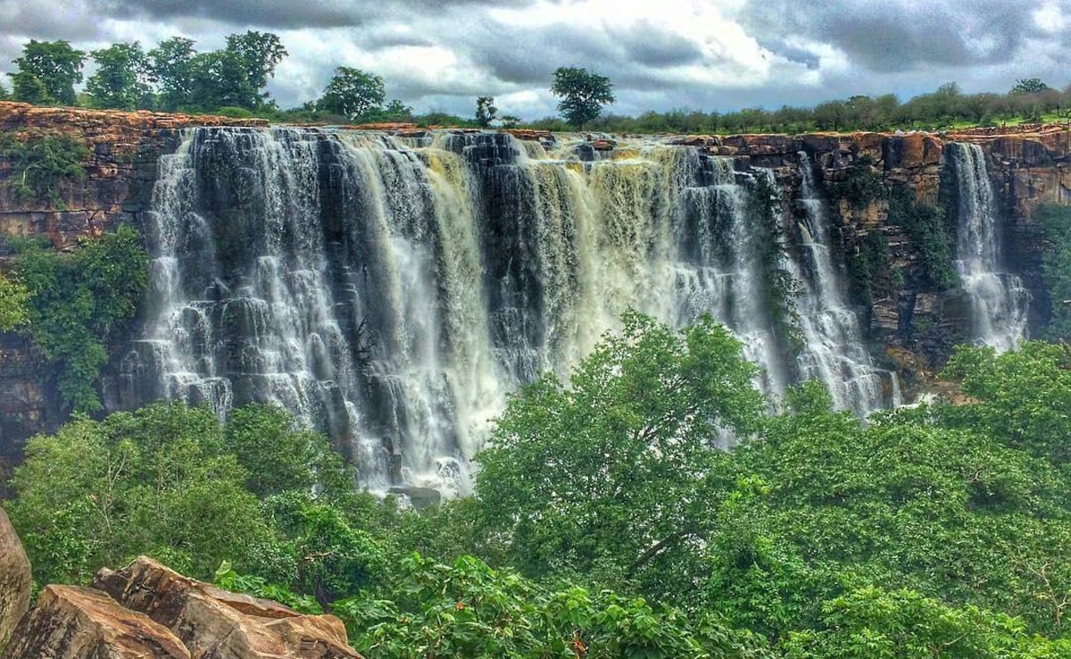 Bhim Lat Waterfall. Photo: Instagram/magikindia