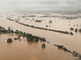 Sikh Volunteers Serve Hot Meals To Flood Victims In Australia Sikh Volunteers Serve Hot Meals To Flood Victims In Australia