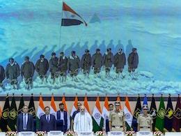 'पाकिस्तान को गोली का जवाब गोले से दिया', जब अमित शाह ने जमकर की BSF के पराक्रम की तारीफ 'पाकिस्तान को गोली का जवाब गोले से दिया', जब अमित शाह ने जमकर की BSF के पराक्रम की तारीफ