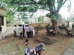 Land Dispute Murder: जमीन विवाद ने लिया खूनी रूप, सीहोर जिले में एक की मौत Land Dispute Murder: जमीन विवाद ने लिया खूनी रूप, सीहोर जिले में एक की मौत