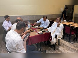 ढाबे में खाना खाने के लिए अचानक पहुंच गए CM साय, कहा- ये मुलाकातें मेरे लिए आत्मीयता हैं