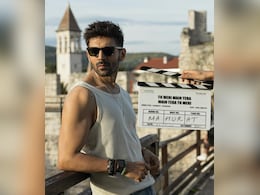 Kartik Aaryan Gets A Makeover As He Begins Filming <i>Tu Meri Main Tera, Main Tera Tu Meri</i> Kartik Aaryan Gets A Makeover As He Begins Filming <i>Tu Meri Main Tera, Main Tera Tu Meri</i>