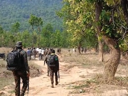 Naxalite Encounter: महाराष्ट्र-छत्तीसगढ़ सीमा पर सुरक्षाबलों और माओवादियों के बीच मुठभेड़, 2 नक्सली ढेर, शव बरामद Naxalite Encounter: महाराष्ट्र-छत्तीसगढ़ सीमा पर सुरक्षाबलों और माओवादियों के बीच मुठभेड़, 2 नक्सली ढेर, शव बरामद