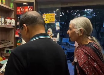 Viral: Woman's Grandparents Buy Bag Full Of Snacks For Her, Internet Explains Their Special  Viral: Woman's Grandparents Buy Bag Full Of Snacks For Her, Internet Explains Their Special