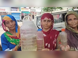 बांसवाड़ा: पानी में मरा अजगर, दूषित जल पीने को मजबूर लोग; प्रशासन पर भड़की महिलाएं