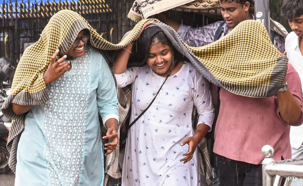 Времето отделът прогнозира умерен дъжд и гръмотевични бури в части