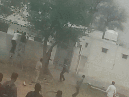 Leopard Attack: झुंझुनूं में तेंदुए की दहशत, गांव के 3 लोगों पर किया हमला; पकड़ने आई रेस्क्यू टीम पर भी किया अटैक Leopard Attack: झुंझुनूं में तेंदुए की दहशत, गांव के 3 लोगों पर किया हमला; पकड़ने आई रेस्क्यू टीम पर भी किया अटैक
