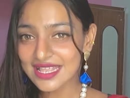 मोनालिसा ने पहनी लाल साड़ी, सलमान-ऐश्वर्या के 26 साल पुराने गाने पर किया परफॉर्म, लोगों को याद आई वो रोमांटिक केमिस्ट्री मोनालिसा ने पहनी लाल साड़ी, सलमान-ऐश्वर्या के 26 साल पुराने गाने पर किया परफॉर्म, लोगों को याद आई वो रोमांटिक केमिस्ट्री
