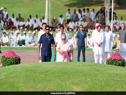 Sonia Gandhi Pays Floral Tribute To Jawaharlal Nehru On His Death Anniversary Sonia Gandhi Pays Floral Tribute To Jawaharlal Nehru On His Death Anniversary