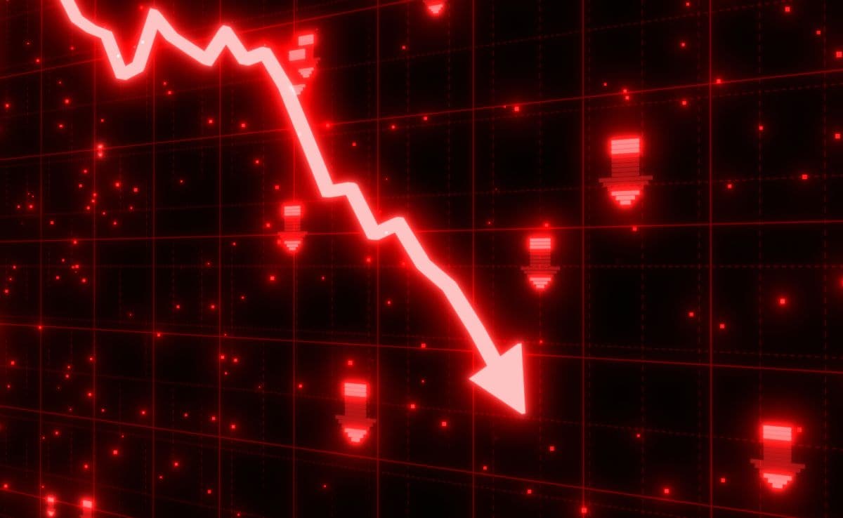 नए अमेरिकी टैरिफ से बाजार में घबराहट: सोलर स्टॉक्स धड़ाम, वारी एनर्जीज और प्रीमियर एनर्जीज 15% तक लुढ़के