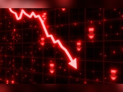 नए अमेरिकी टैरिफ से बाजार में घबराहट: सोलर स्टॉक्स धड़ाम, वारी एनर्जीज और प्रीमियर एनर्जीज 15% तक लुढ़के