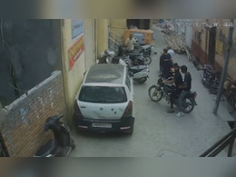 सिर्फ 19 सेकेंड में लुटी बुजुर्ग महिला की चेन, बाइकर्स फरार, सीसीटीवी में कैद हुई घटना सिर्फ 19 सेकेंड में लुटी बुजुर्ग महिला की चेन, बाइकर्स फरार, सीसीटीवी में कैद हुई घटना
