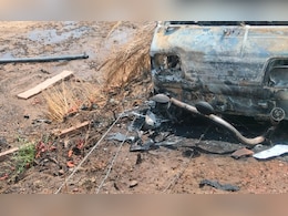 Fire in Running Car: चलती कार बनी आग का गोला, चीखते-चीखते जिंदा जल गया ड्राइवर Fire in Running Car: चलती कार बनी आग का गोला, चीखते-चीखते जिंदा जल गया ड्राइवर