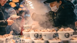 5 Tips To Eat Like A Local While Travelling