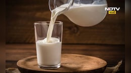 Milk News: रात्री झोपण्यापूर्वी दुधात मिसळून प्या 'ही' एक गोष्ट, हाडं होतील मजबूत
