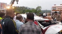 Road Accident : अंत्यसंस्कारासाठी निघालेल्या कुटुंबावर काळाचा घाला; कार जगबुडी नदीपात्रात बुडाली, 5 जणांचा मृत्यू