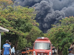 Nashik News : जिंदाल कंपनीत अग्नीतांडव;  33 तासांनंतरही धुमसतेय आग, कोट्यवधींचं नुकसान Nashik News : जिंदाल कंपनीत अग्नीतांडव;  33 तासांनंतरही धुमसतेय आग, कोट्यवधींचं नुकसान