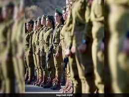 Israel Stops Training Women Combat Soldiers Over 'Health Risks' Israel Stops Training Women Combat Soldiers Over 'Health Risks'