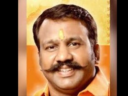 Nagpur Crime : शिंदे गटाच्या नेत्याने केली शरीर सुखाची मागणी, महिलेच्या आरोपानंतर नागपुरात खळबळ Nagpur Crime : शिंदे गटाच्या नेत्याने केली शरीर सुखाची मागणी, महिलेच्या आरोपानंतर नागपुरात खळबळ