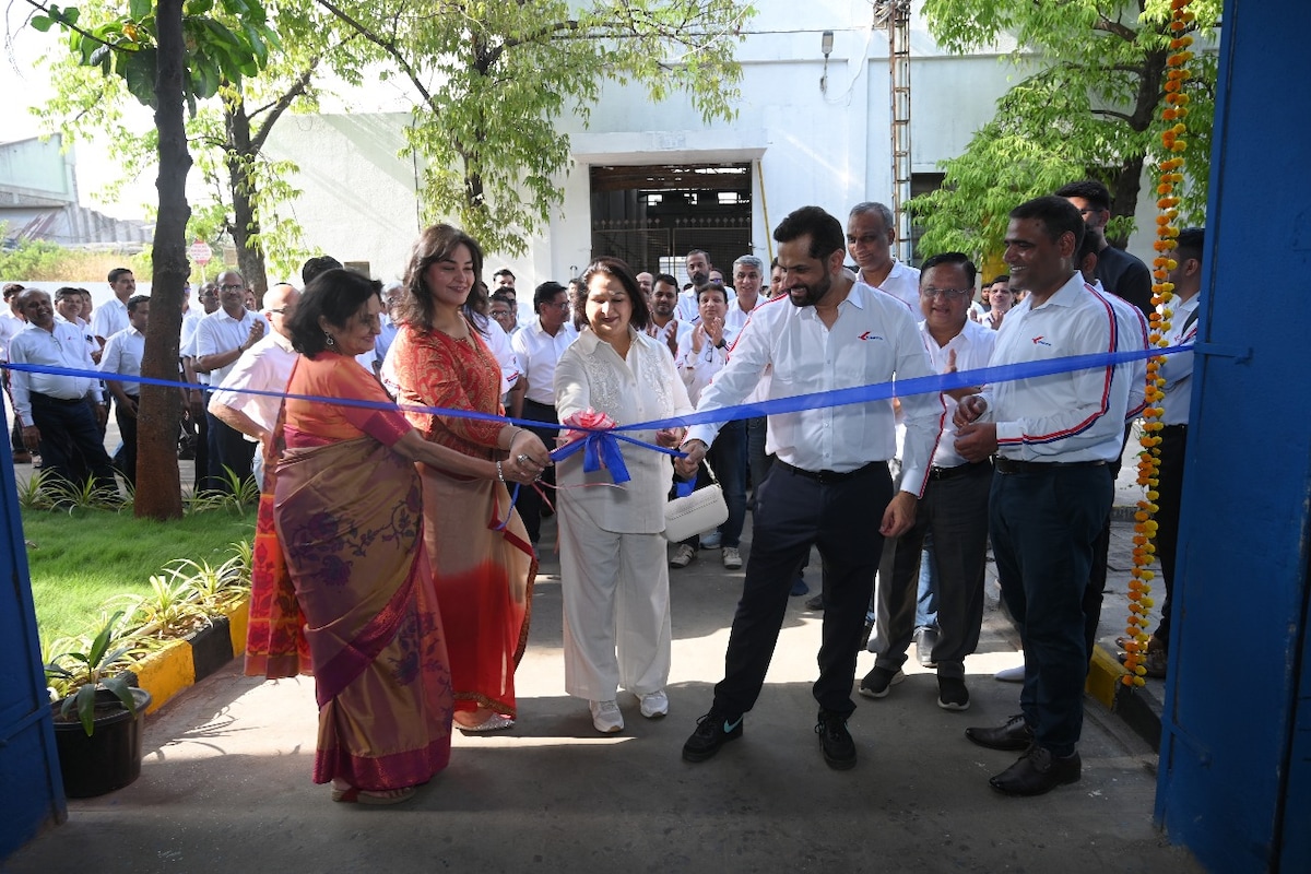 Senior management of KWV inaugurating the new facility