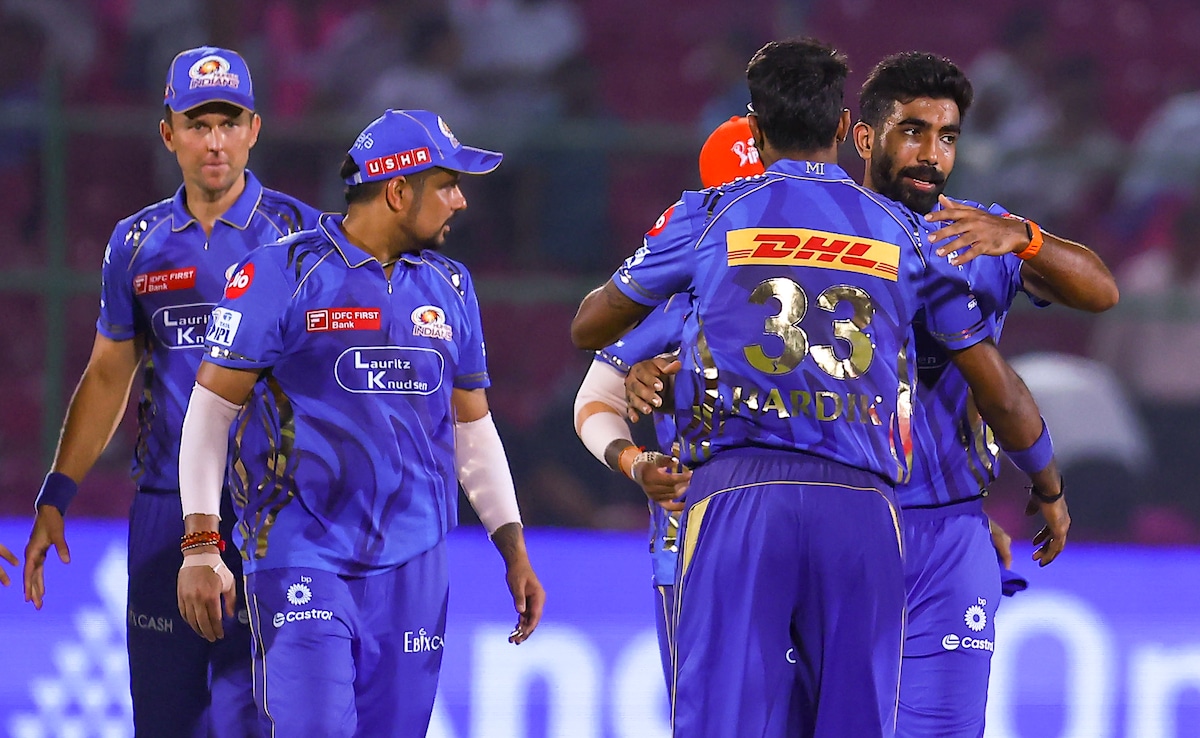 विकेट लेने के बाद जश्न मनाते बुमराह (फोटो: पीटीआई) विकेट लेने के बाद जश्न मनाते बुमराह (फोटो: पीटीआई)