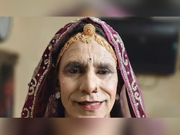 लोकनाट्य कलाकार कर रहे थे मंचन, तभी थम गई दिल की धड़कन