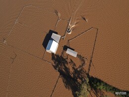 Australian Officials Airdrop Supplies To Farmers Stranded In Floods Australian Officials Airdrop Supplies To Farmers Stranded In Floods