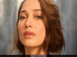 Tamannaah Bhatia Serves A Beauty Treat In A Golden Girl Look Tamannaah Bhatia Serves A Beauty Treat In A Golden Girl Look