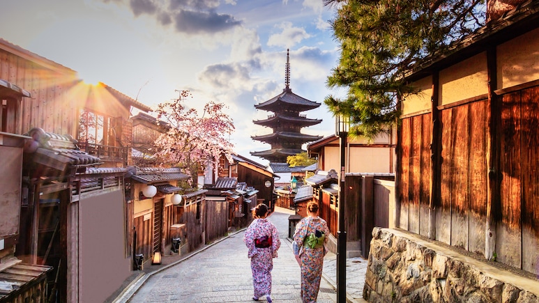7 Holiday Destinations In Asia That Are Perfect For Senior Travellers